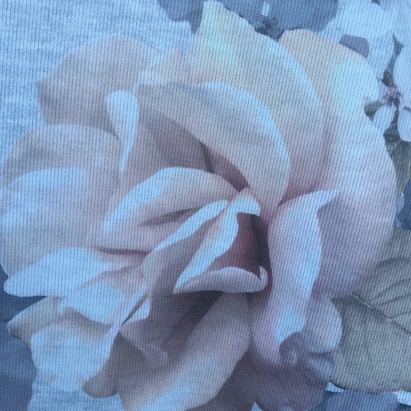 Beautiful Alfred Dunner Floral Top - Picture 12 of 15